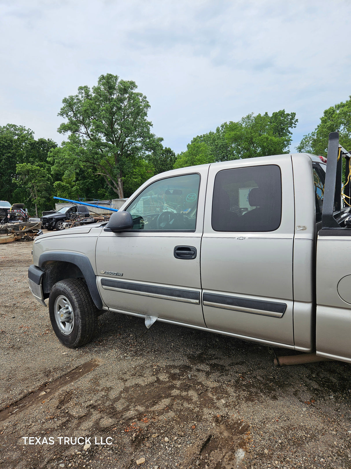 2006 Chevrolet Silverado 2500HD Extended Cab 8' Long Bed - FULL PART OUT