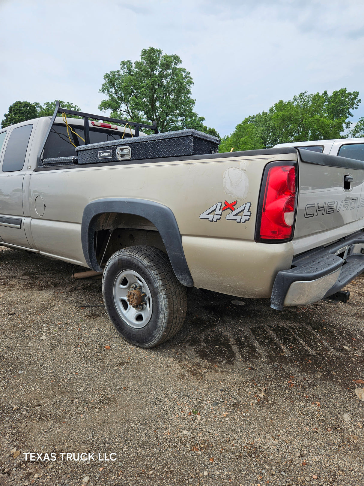 2006 Chevrolet Silverado 2500HD Extended Cab 8' Long Bed - FULL PART OUT