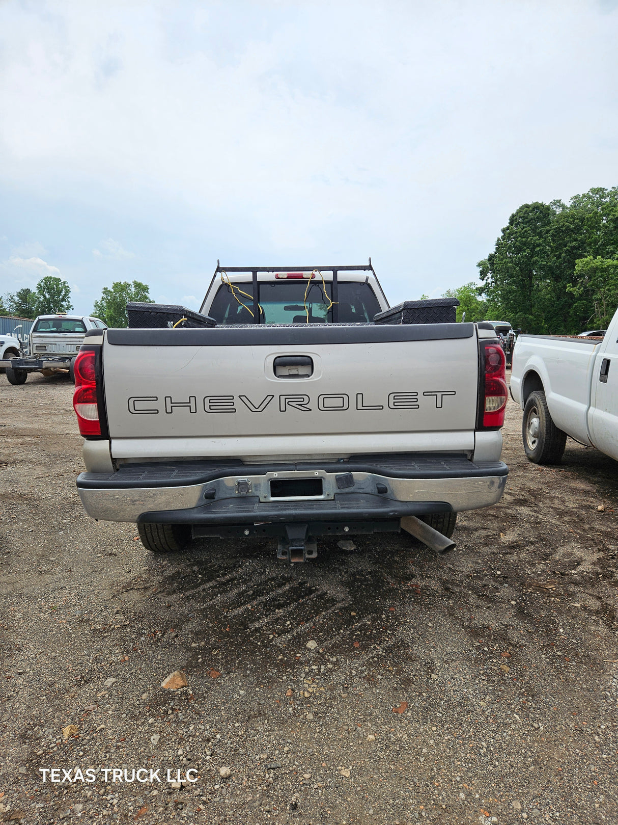 2006 Chevrolet Silverado 2500HD Extended Cab 8' Long Bed - FULL PART OUT