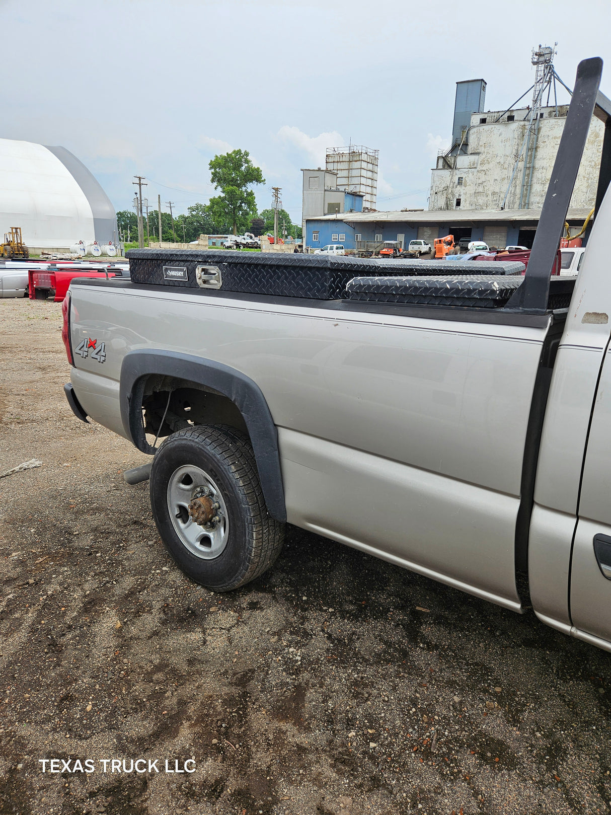 2006 Chevrolet Silverado 2500HD Extended Cab 8' Long Bed - FULL PART OUT