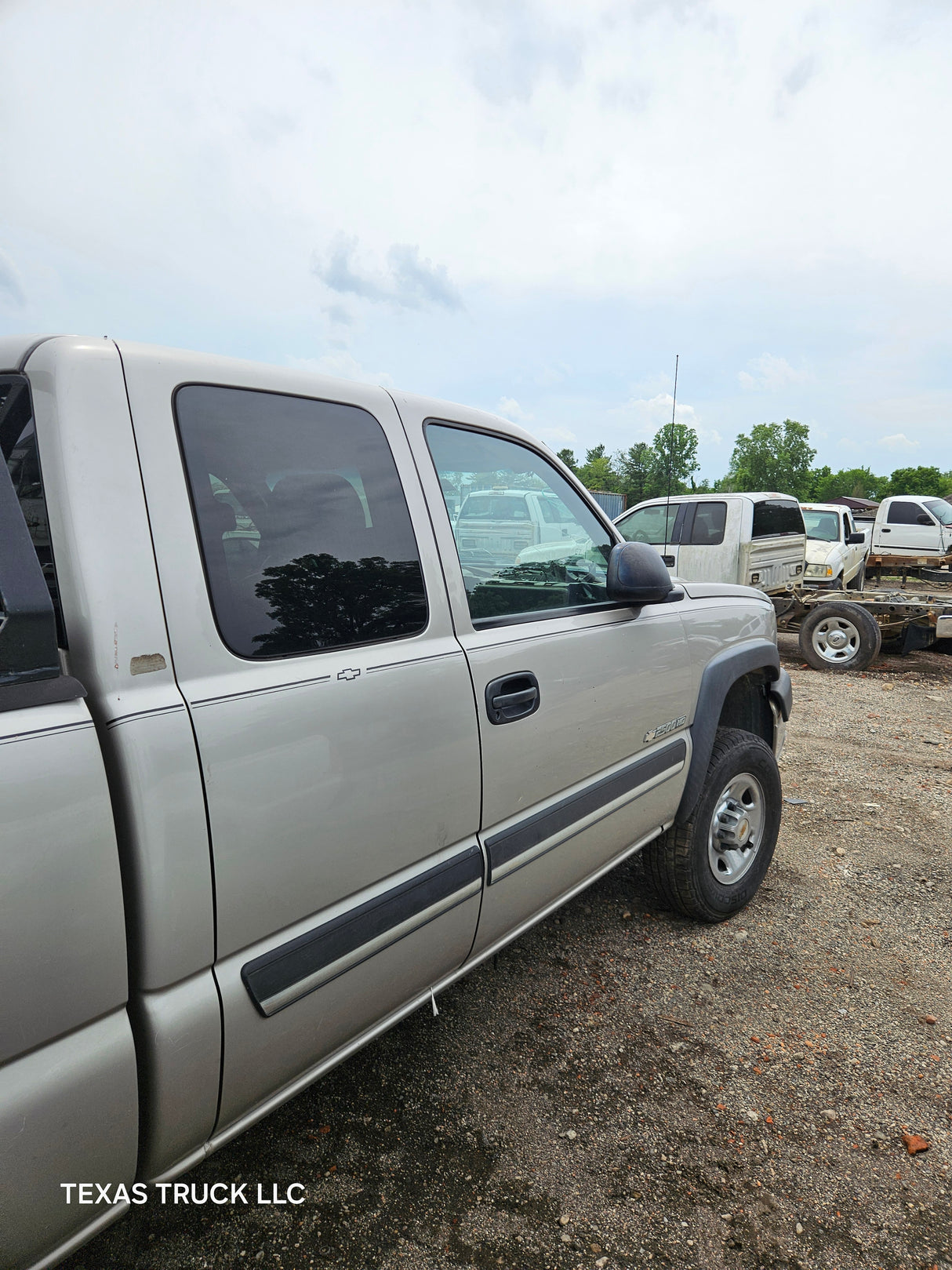 2006 Chevrolet Silverado 2500HD Extended Cab 8' Long Bed - FULL PART OUT