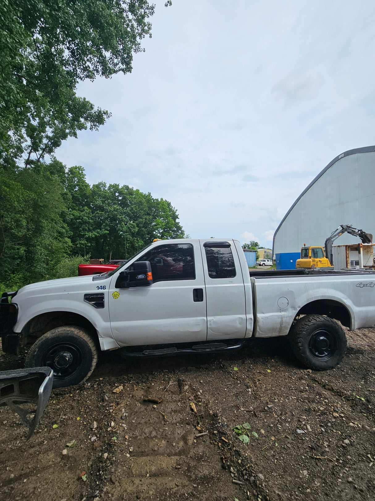 2010 Ford F-250 Extended Cab Short Bed Super Duty 4x4 - FULL PART OUT