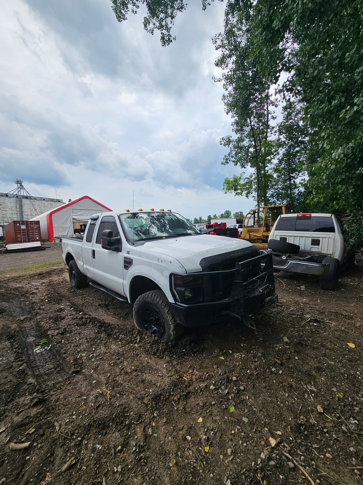 2010 Ford F-250 Extended Cab Short Bed Super Duty 4x4 - FULL PART OUT