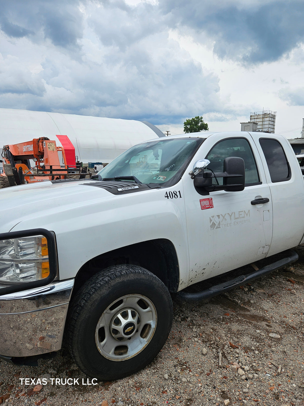 2012 Chevrolet Silverado 2500HD Extended Cab 4 door Short Bed 6.6' 4x4 - FULL PART OUT RUST FREE