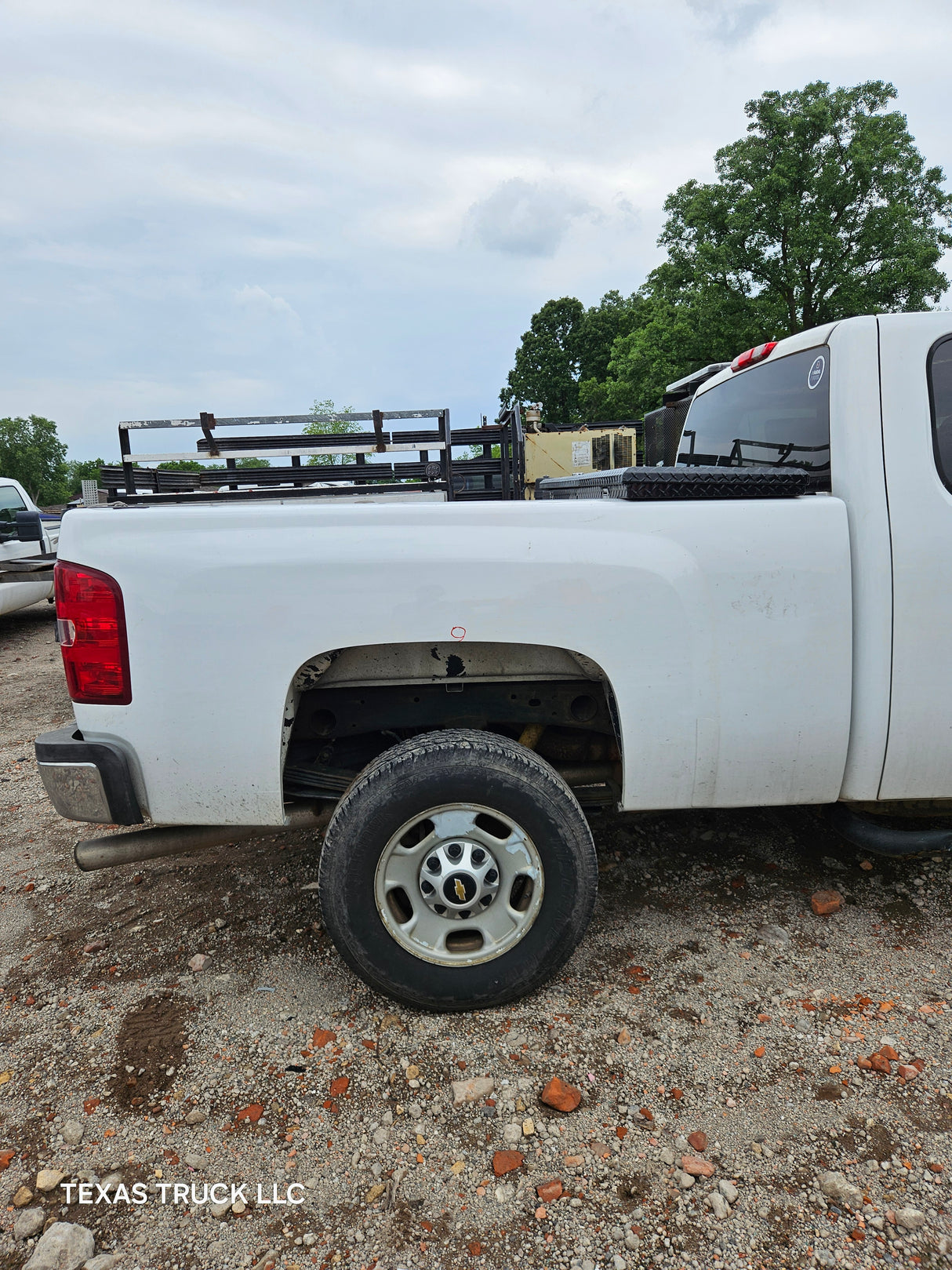 2012 Chevrolet Silverado 2500HD Extended Cab 4 door Short Bed 6.6' 4x4 - FULL PART OUT RUST FREE