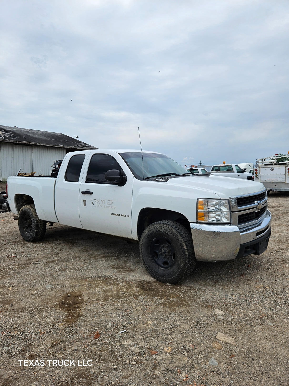 2009 Chevrolet Silverado 2500HD Extended Cab 4 door Short Bed 6.6' - FULL PART OUT RUST FREE