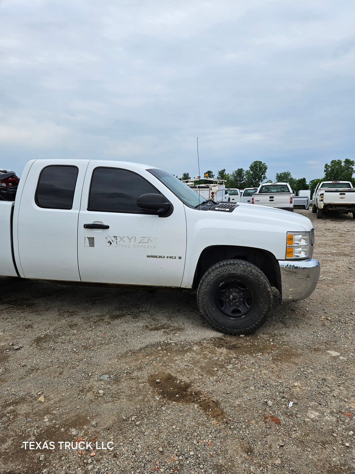 2009 Chevrolet Silverado 2500HD Extended Cab 4 door Short Bed 6.6' - FULL PART OUT RUST FREE