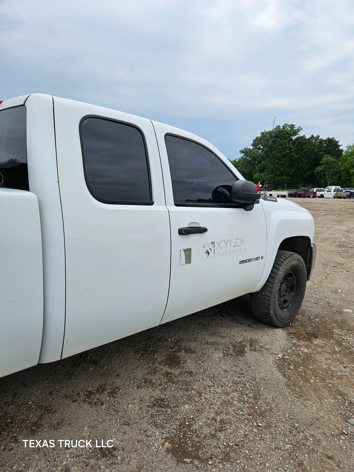2009 Chevrolet Silverado 2500HD Extended Cab 4 door Short Bed 6.6' - FULL PART OUT RUST FREE