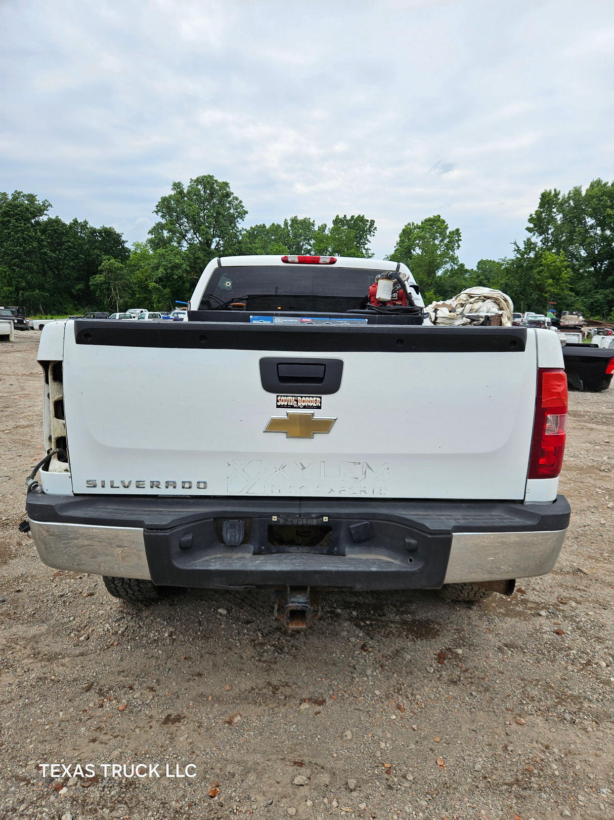 2009 Chevrolet Silverado 2500HD Extended Cab 4 door Short Bed 6.6' - FULL PART OUT RUST FREE
