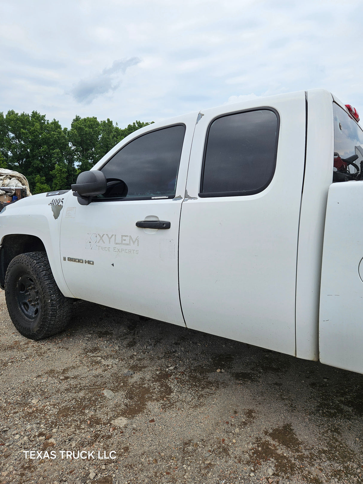 2009 Chevrolet Silverado 2500HD Extended Cab 4 door Short Bed 6.6' - FULL PART OUT RUST FREE
