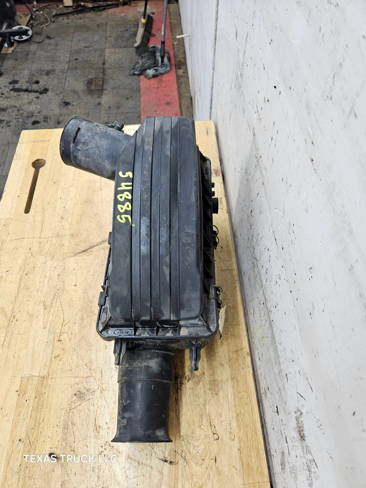 2005-2007 Ford 6.8L Super Duty Air Filter Housing Box Cleaner F250 F350 F450