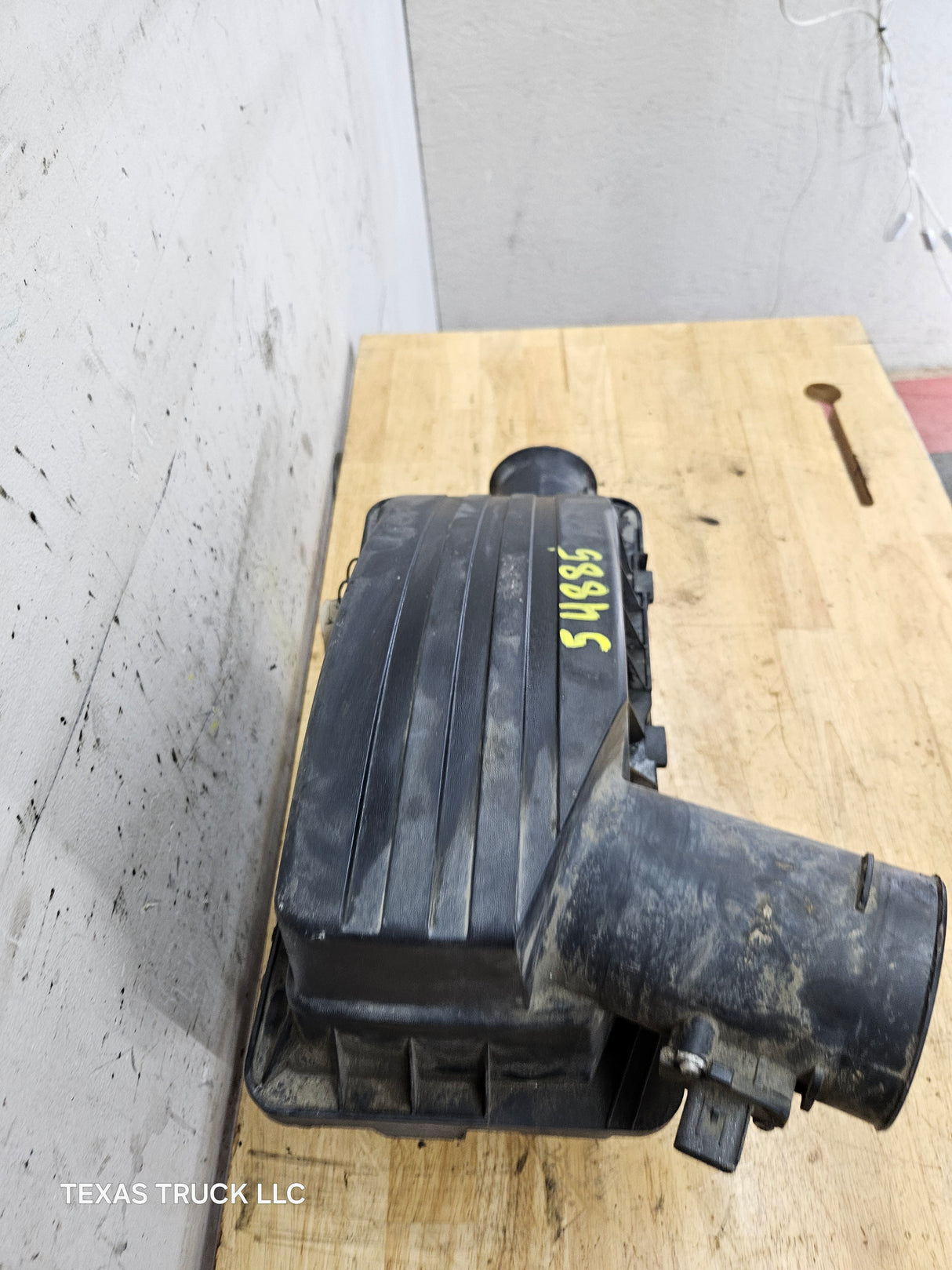 2005-2007 Ford 6.8L Super Duty Air Filter Housing Box Cleaner F250 F350 F450