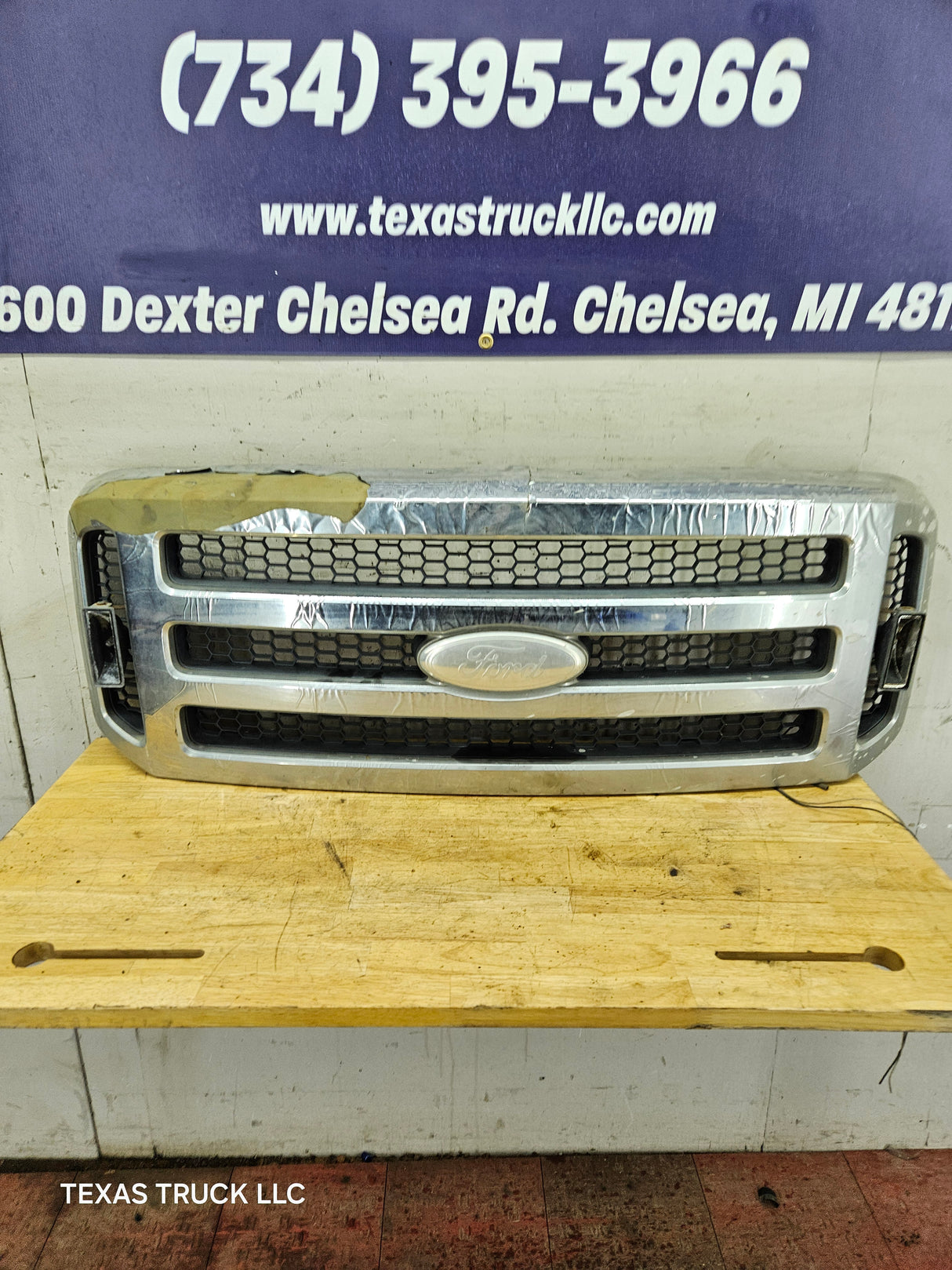2005-2007 Ford Super Duty OEM Grill F250 F350 F450 F550 5C34-8200-BDW
