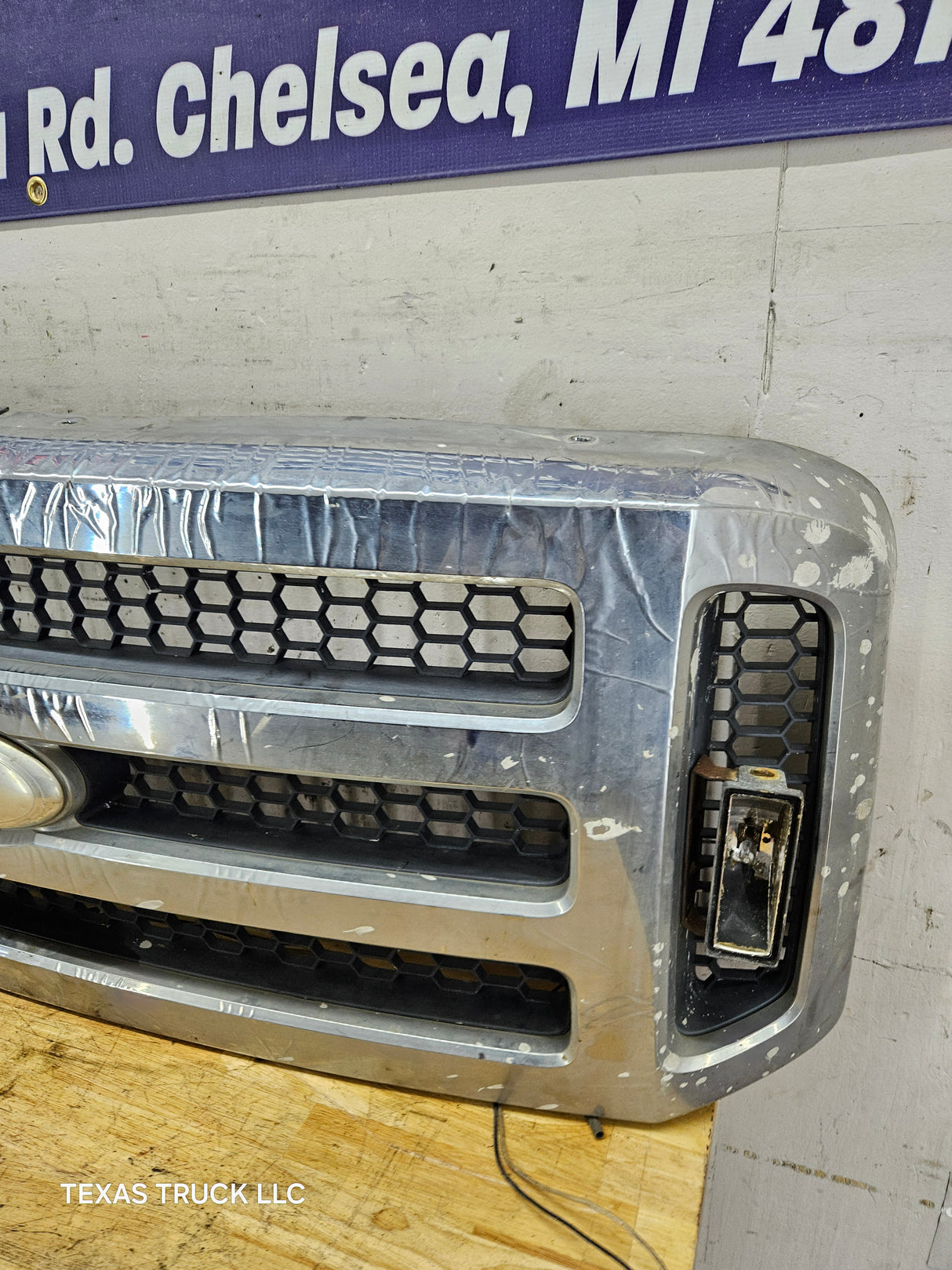 2005-2007 Ford Super Duty OEM Grill F250 F350 F450 F550 5C34-8200-BDW