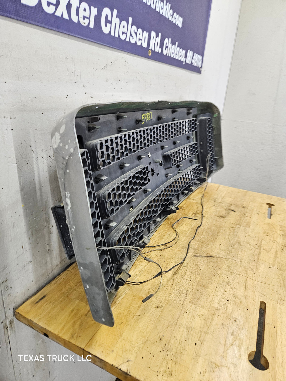 2005-2007 Ford Super Duty OEM Grill F250 F350 F450 F550 5C34-8200-BDW