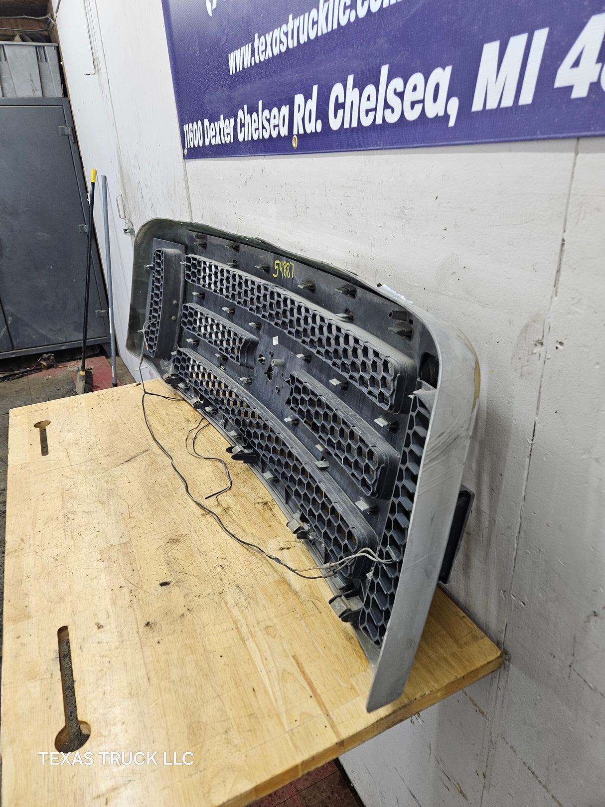 2005-2007 Ford Super Duty OEM Grill F250 F350 F450 F550 5C34-8200-BDW