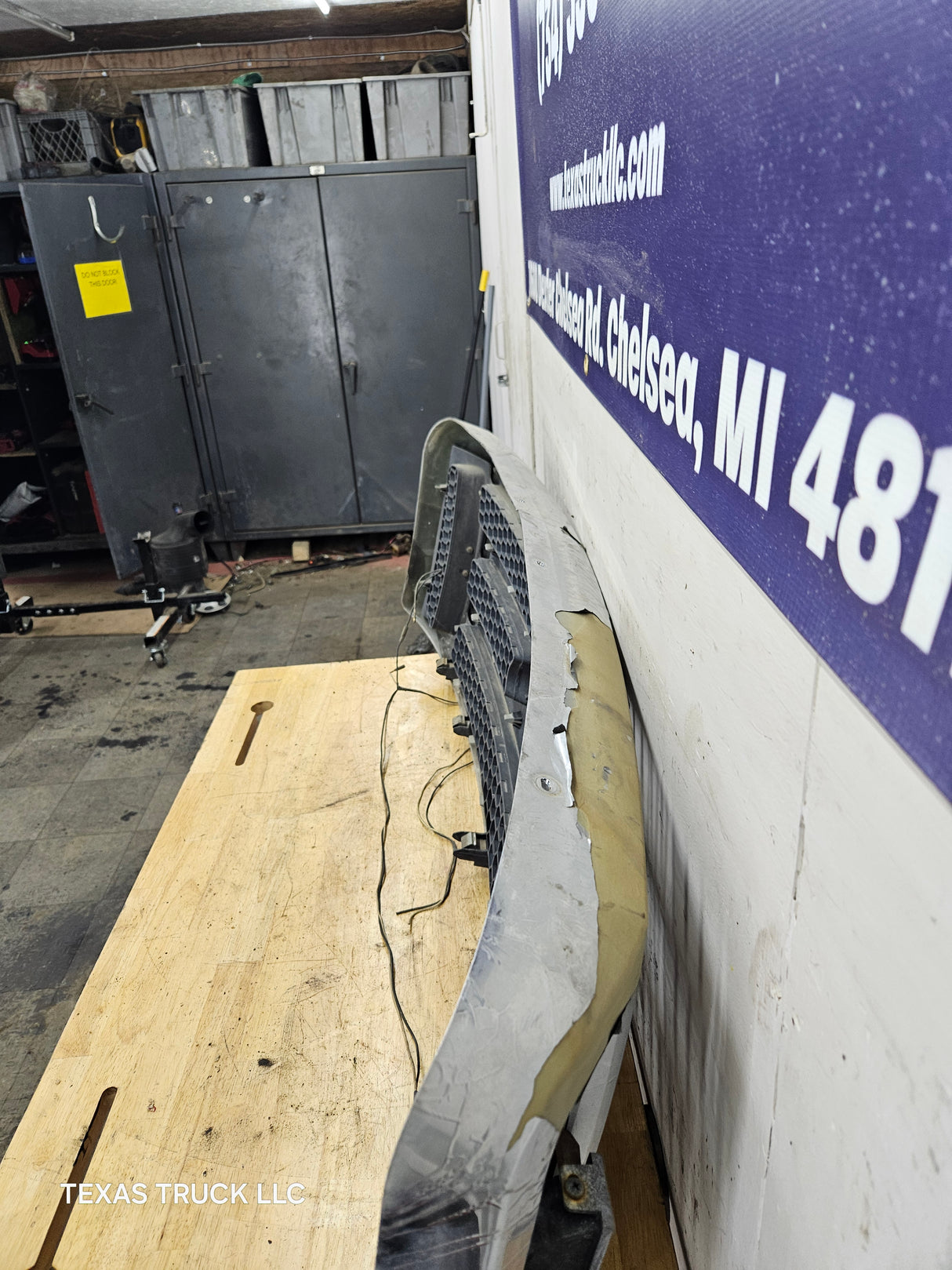 2005-2007 Ford Super Duty OEM Grill F250 F350 F450 F550 5C34-8200-BDW