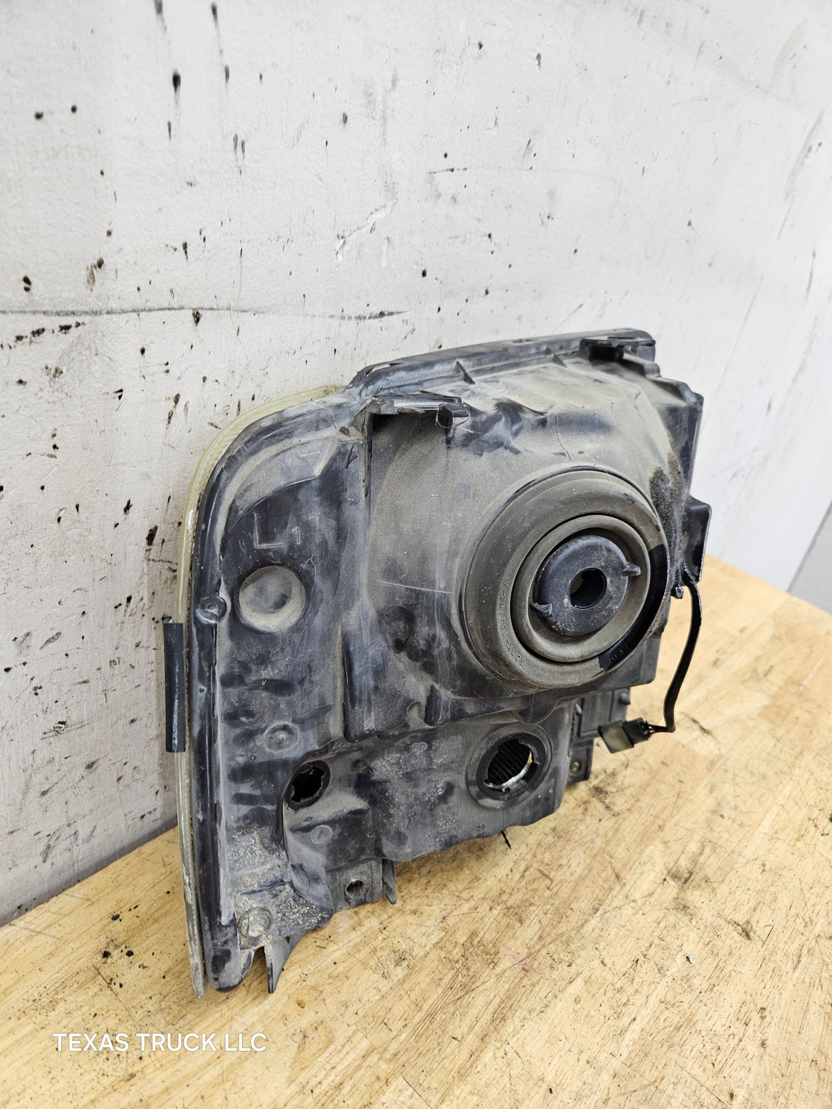 2005-2007 Ford Super Duty F250 F350 F450 F550 LH Left Driver Side Composite Head Light 5C34-13006-A