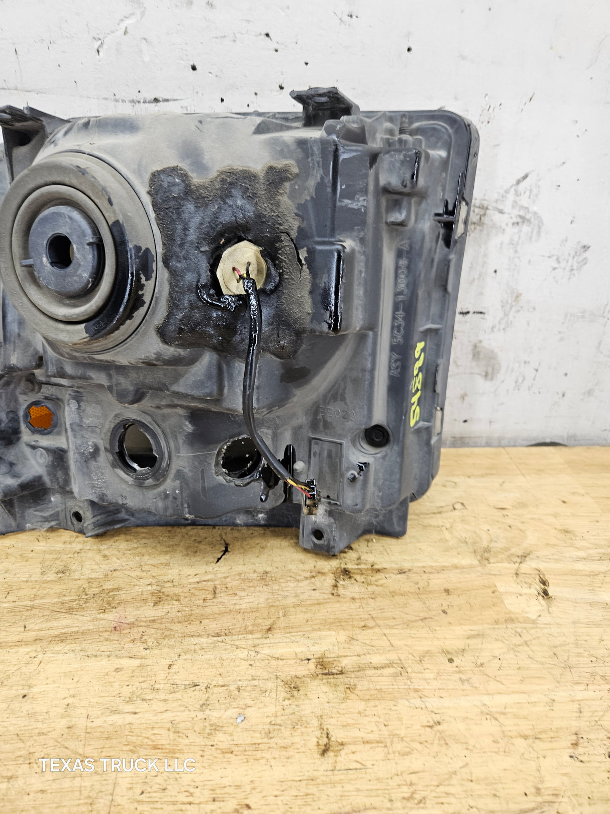 2005-2007 Ford Super Duty F250 F350 F450 F550 LH Left Driver Side Composite Head Light 5C34-13006-A