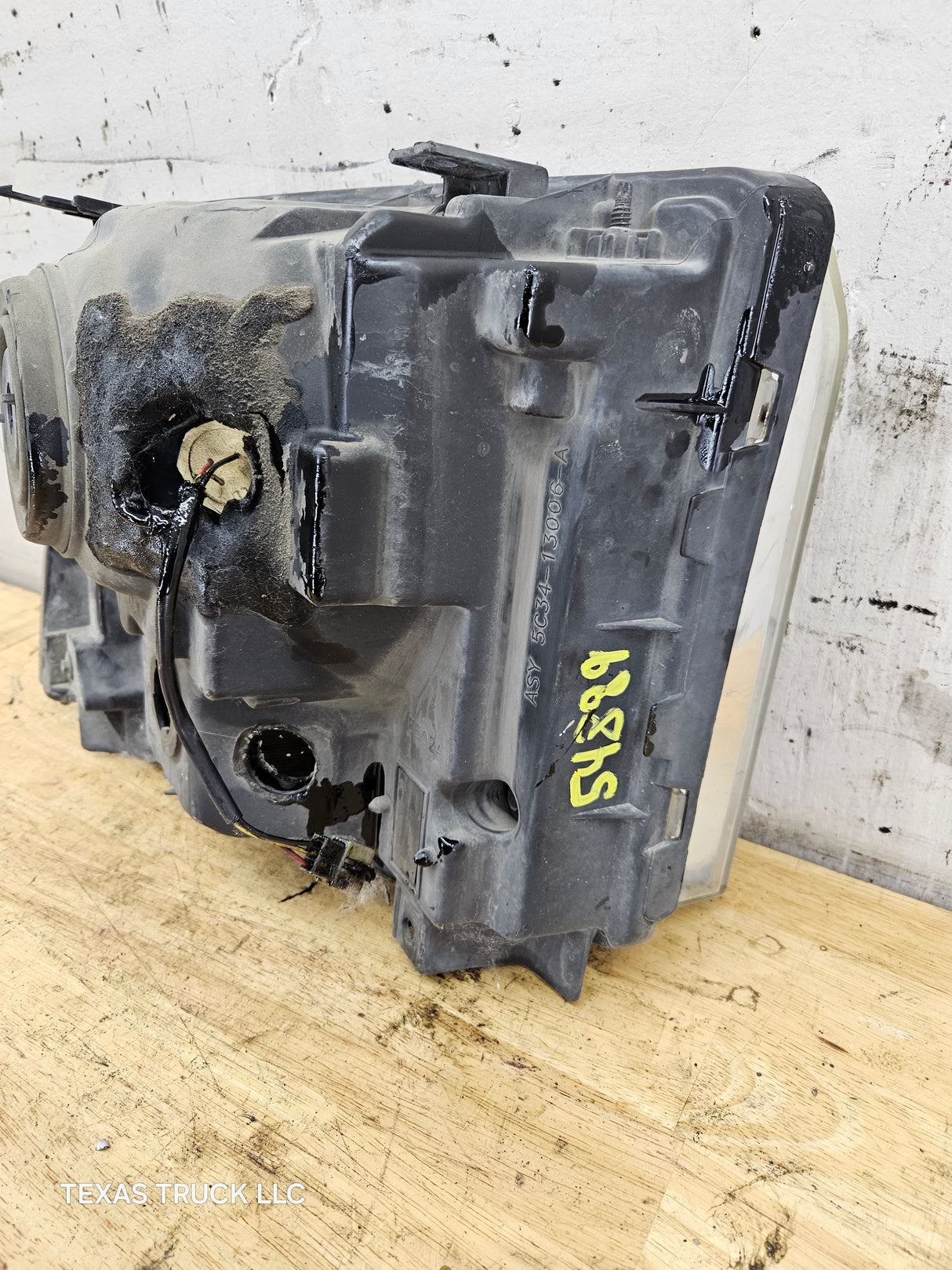 2005-2007 Ford Super Duty F250 F350 F450 F550 LH Left Driver Side Composite Head Light 5C34-13006-A