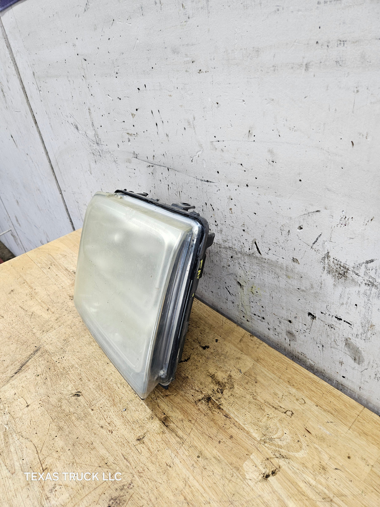 2005-2007 Ford Super Duty F250 F350 F450 F550 RH Passenger Side Composite Head Light 5C34-13006-A