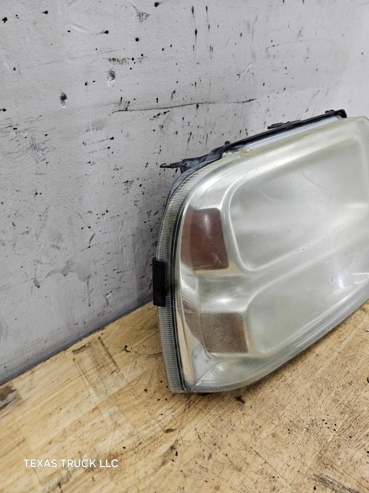 2005-2007 Ford Super Duty F250 F350 F450 F550 RH Passenger Side Composite Head Light 5C34-13006-A
