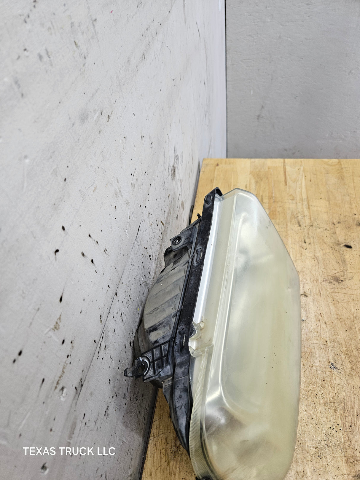 2005-2007 Ford Super Duty F250 F350 F450 F550 RH Passenger Side Composite Head Light 5C34-13006-A