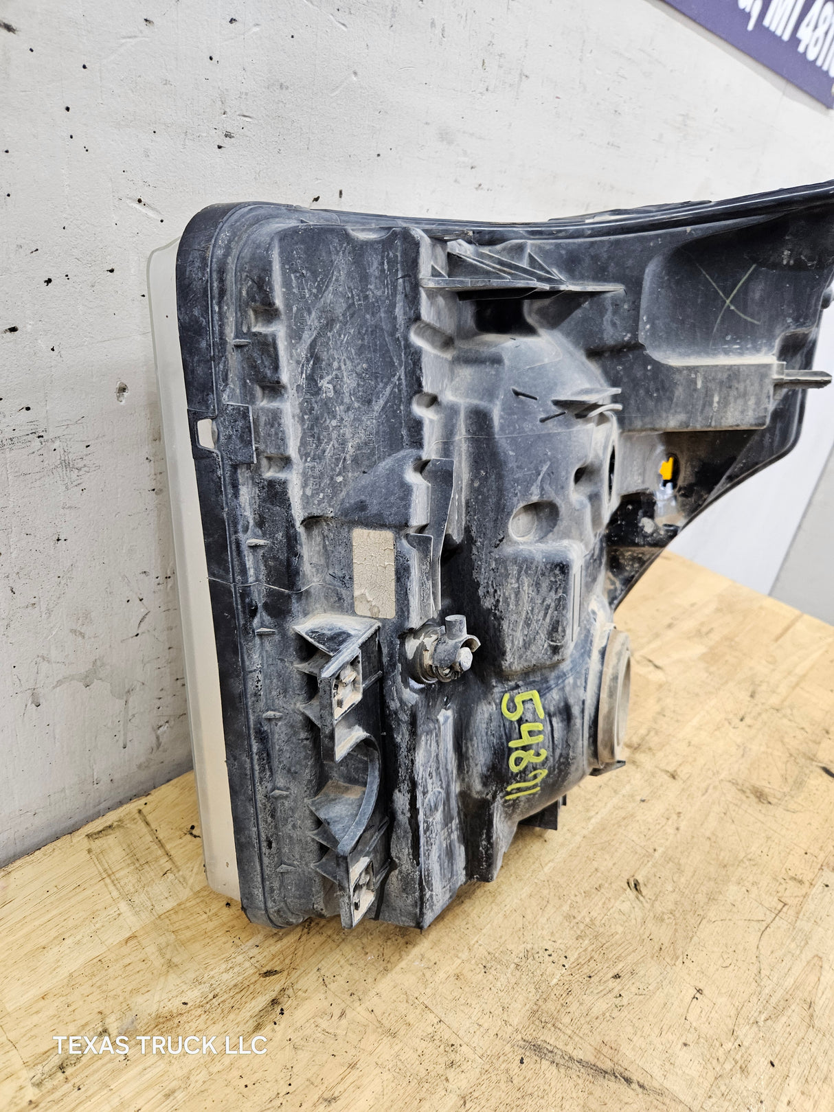 2011-2016 Ford Super Duty F250 F350 F450 F550 RH Passenger Side Headlight 6.7L Power Stroke 6.2L BC34-13005-A