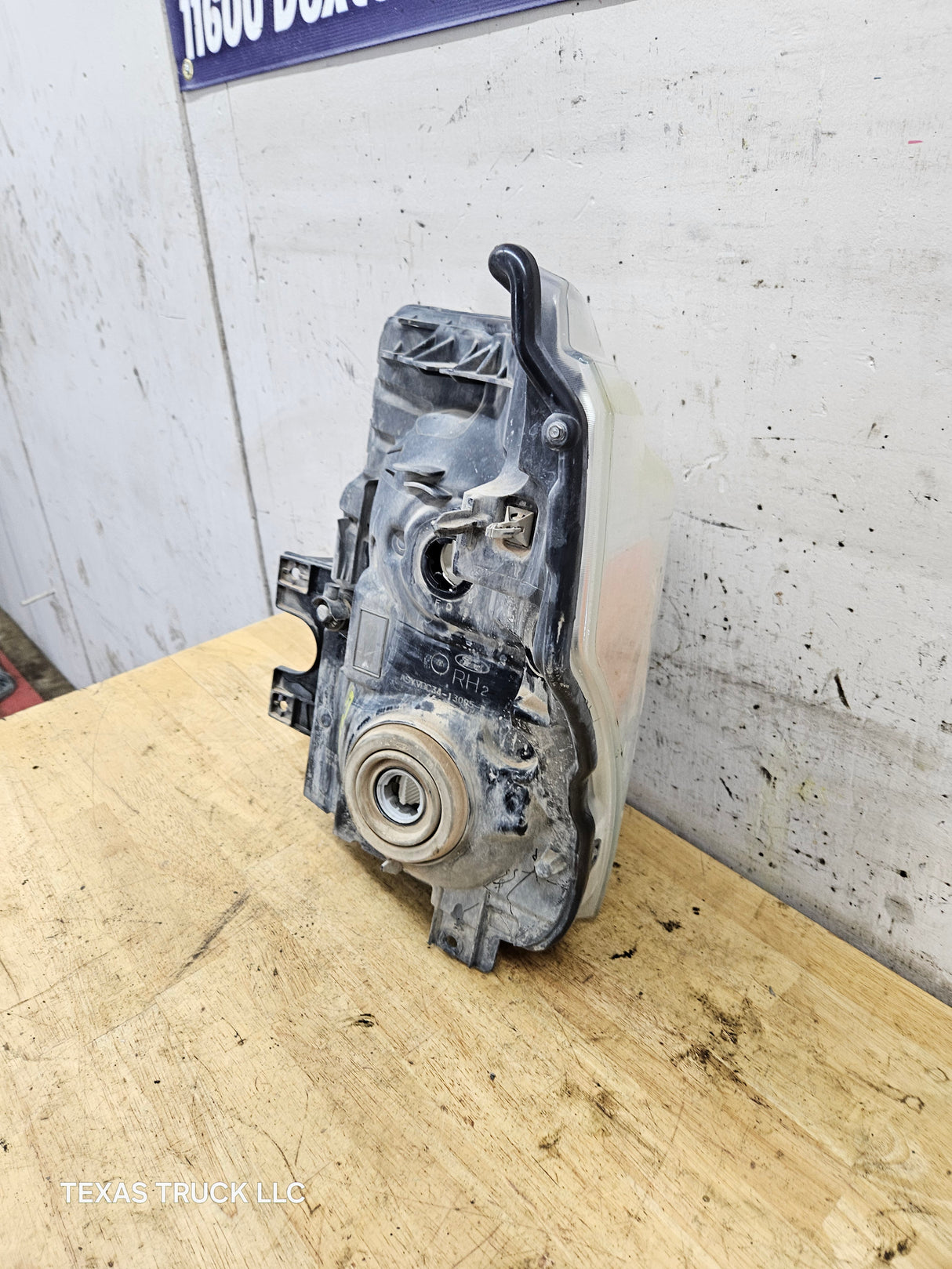 2011-2016 Ford Super Duty F250 F350 F450 F550 RH Passenger Side Headlight 6.7L Power Stroke 6.2L BC34-13005-A