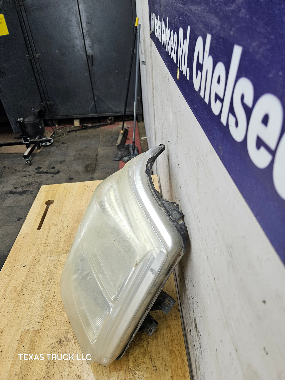 2011-2016 Ford Super Duty F250 F350 F450 F550 RH Passenger Side Headlight 6.7L Power Stroke 6.2L BC34-13005-A