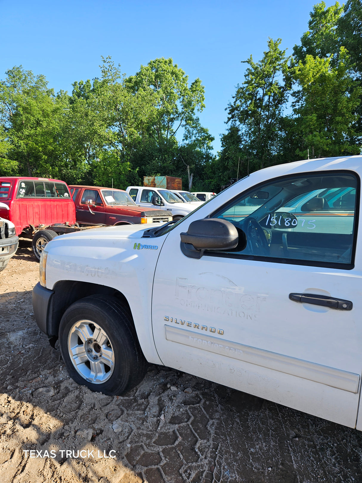 2011 Chevrolet Silverado 1500 Crew Cab 4 door Short Bed 5.5' 4x4 Hybrid With Service Bed Topper - FULL PART OUT Rust Free