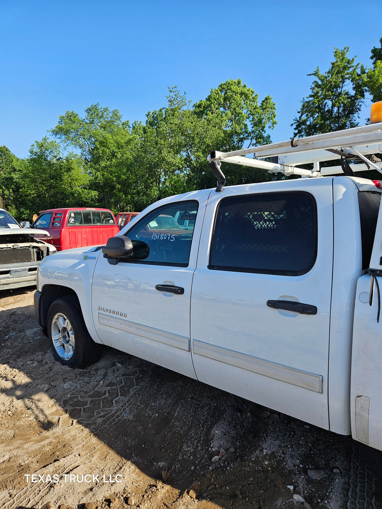 2011 Chevrolet Silverado 1500 Crew Cab 4 door Short Bed 5.5' 4x4 Hybrid With Service Bed Topper - FULL PART OUT Rust Free