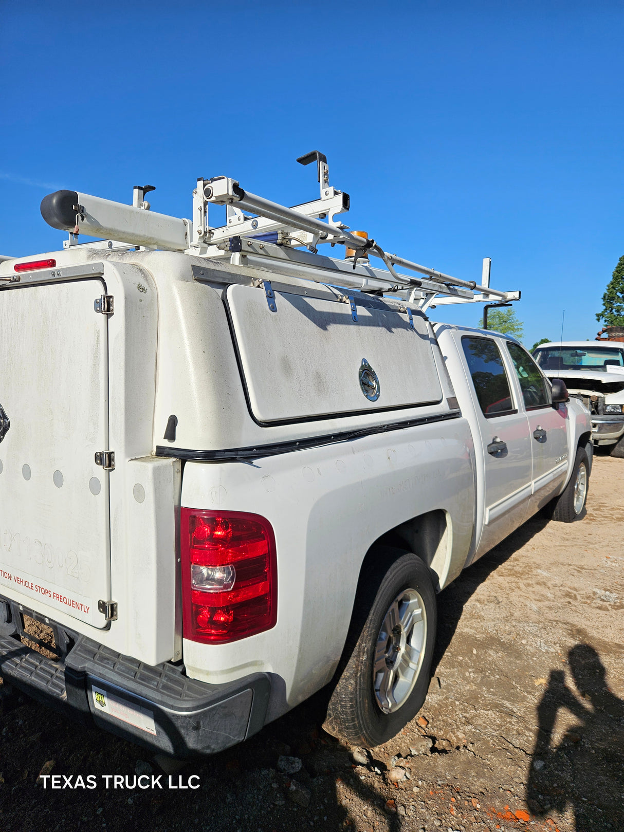 2011 Chevrolet Silverado 1500 Crew Cab 4 door Short Bed 5.5' 4x4 Hybrid With Service Bed Topper - FULL PART OUT Rust Free