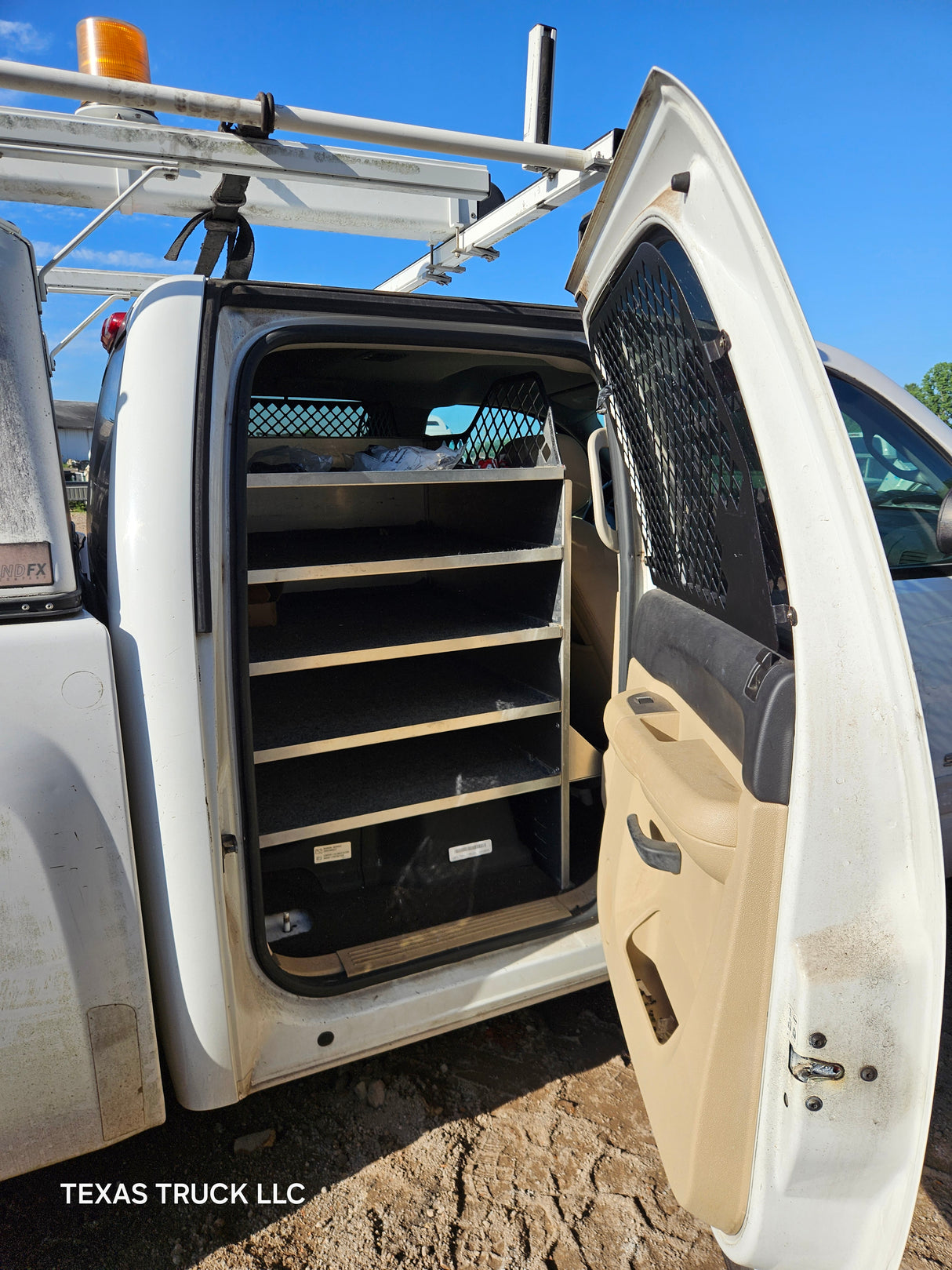 2011 Chevrolet Silverado 1500 Crew Cab 4 door Short Bed 5.5' 4x4 Hybrid With Service Bed Topper - FULL PART OUT Rust Free