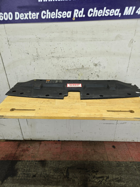 2007-2013 Chevrolet Silverado GMC Sierra 1500 Front Upper Radiator Air Baffle Cover OEM 15911270