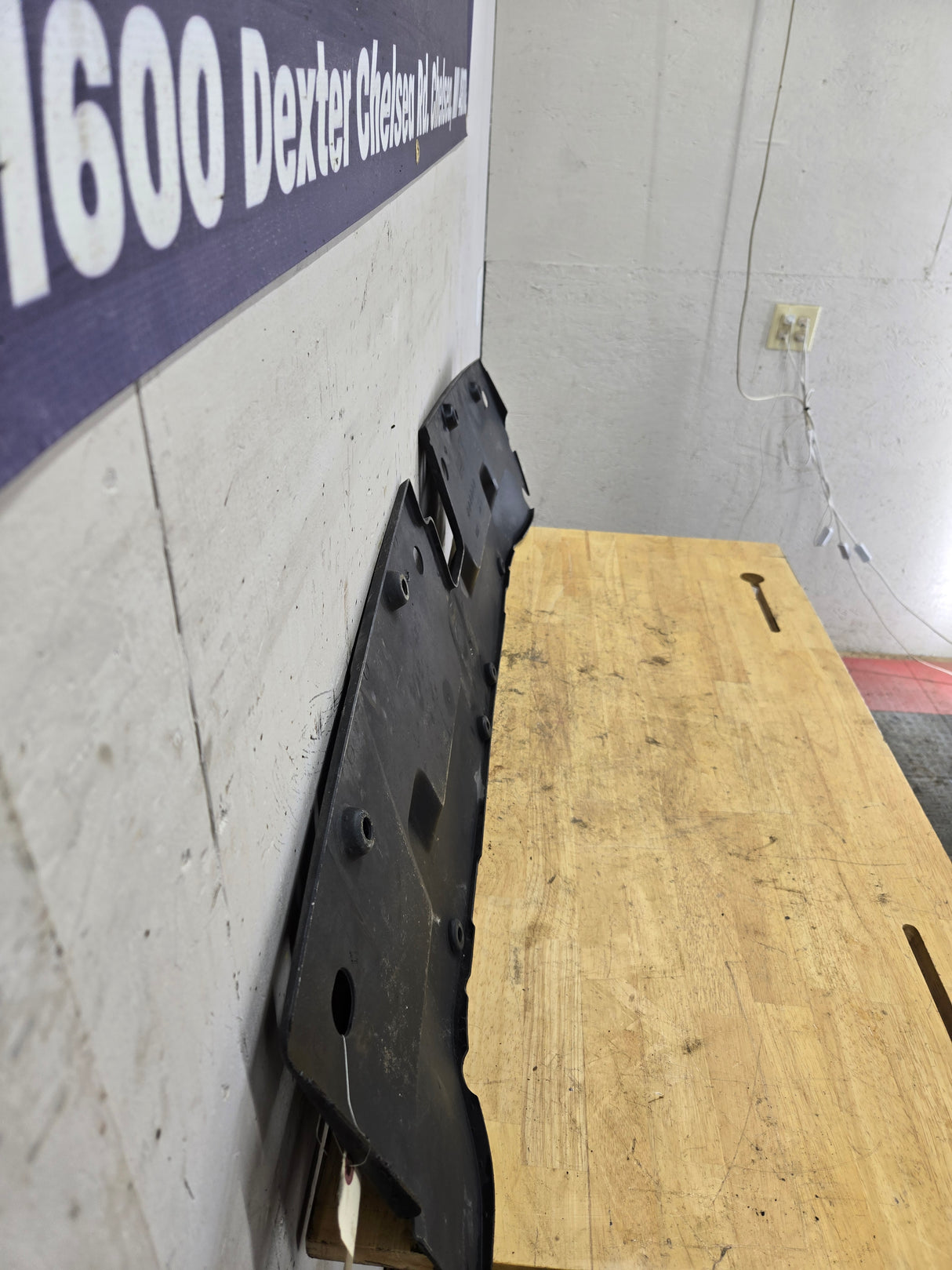 2007-2013 Chevrolet Silverado GMC Sierra 1500 Front Upper Radiator Air Baffle Cover OEM 15911270