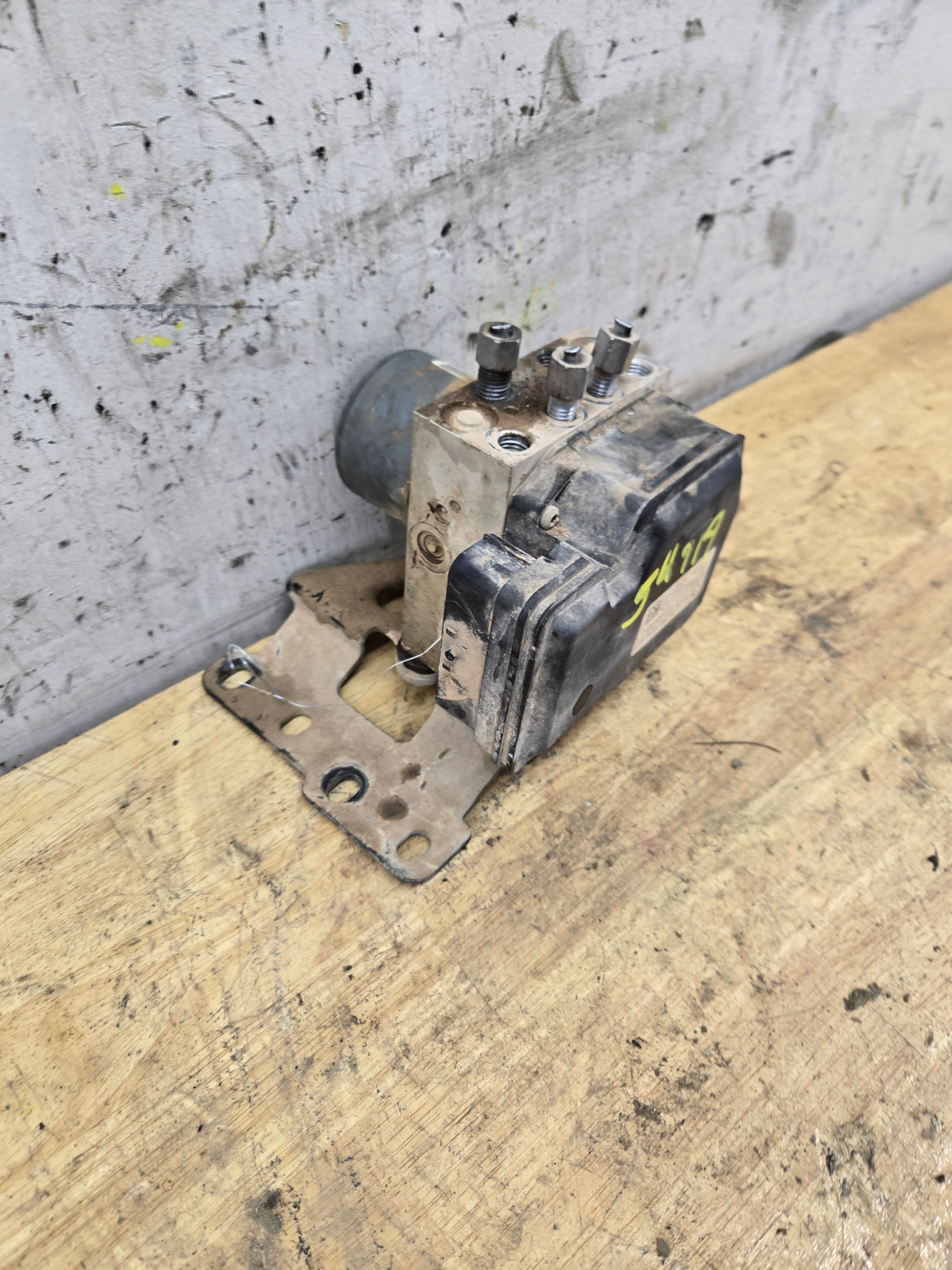 2011-2012 Ford Super Duty F250 F350 ABS Brake Module & Pump BC34-2C405-CJ