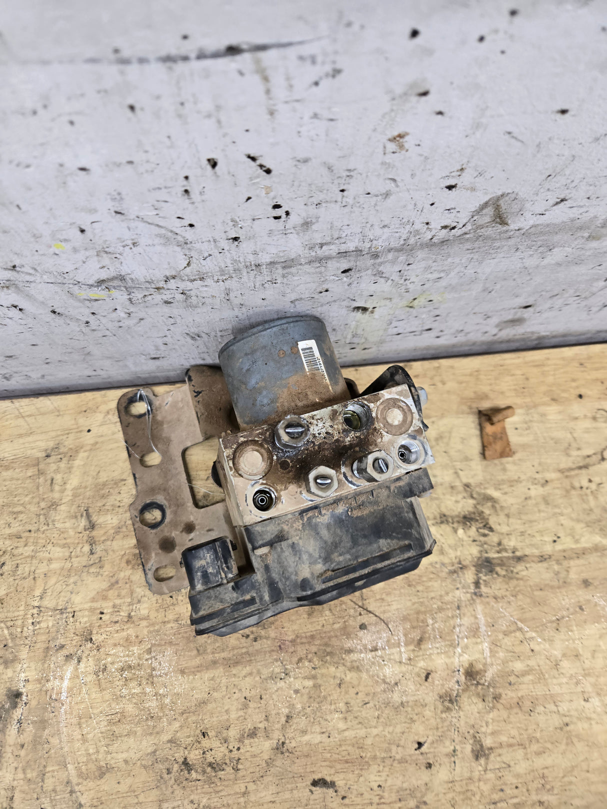 2011-2012 Ford Super Duty F250 F350 ABS Brake Module & Pump BC34-2C405-CJ