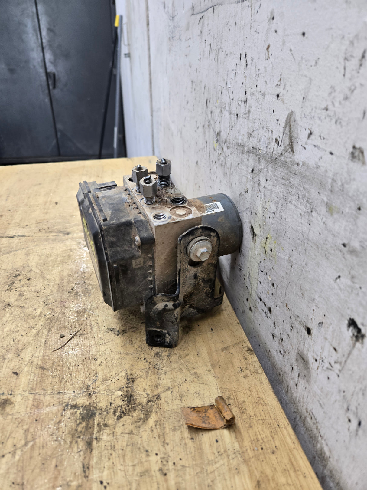 2011-2012 Ford Super Duty F250 F350 ABS Brake Module & Pump BC34-2C405-CJ