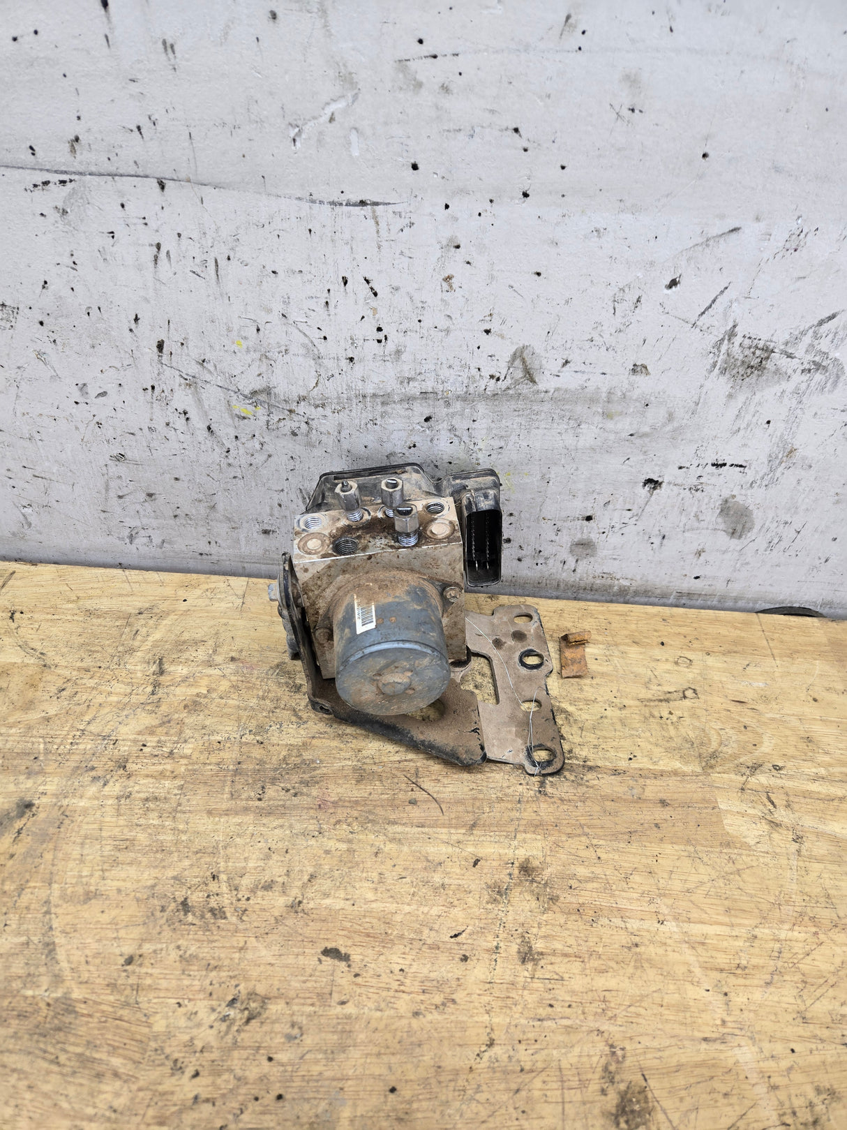 2011-2012 Ford Super Duty F250 F350 ABS Brake Module & Pump BC34-2C405-CJ