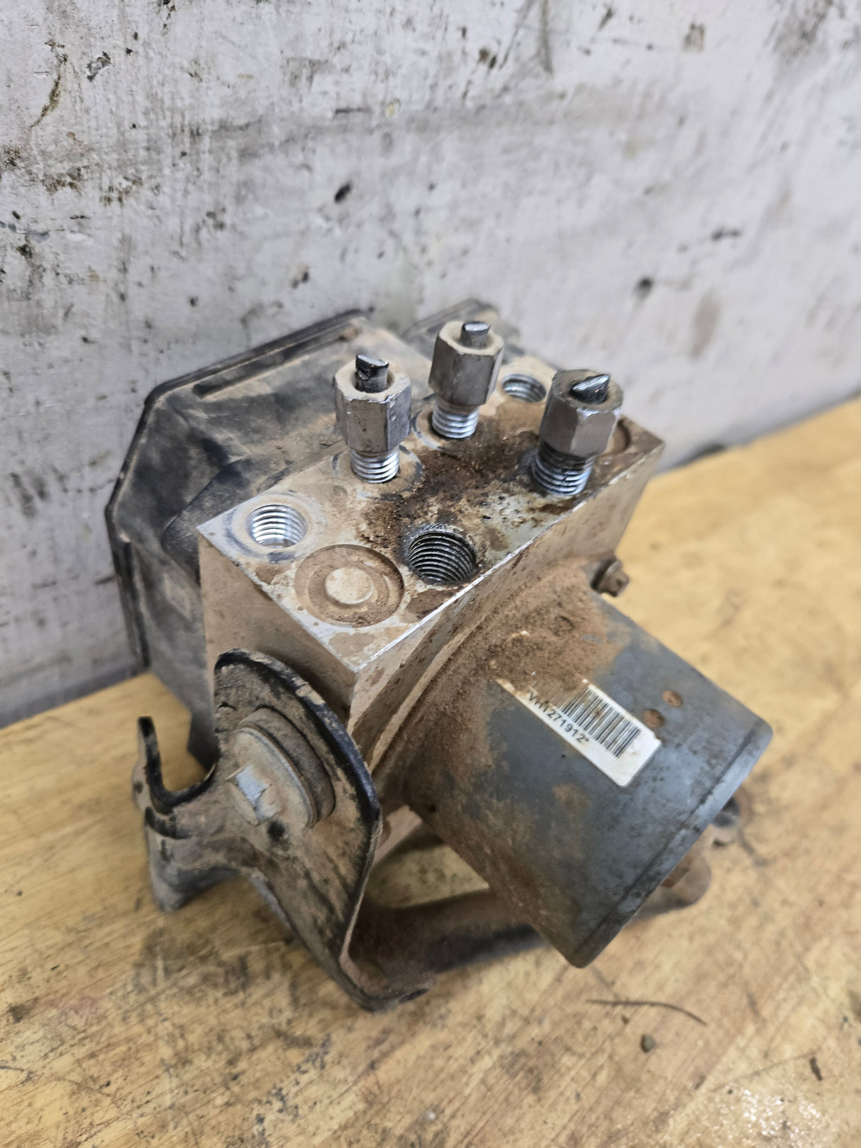 2011-2012 Ford Super Duty F250 F350 ABS Brake Module & Pump BC34-2C405-CJ