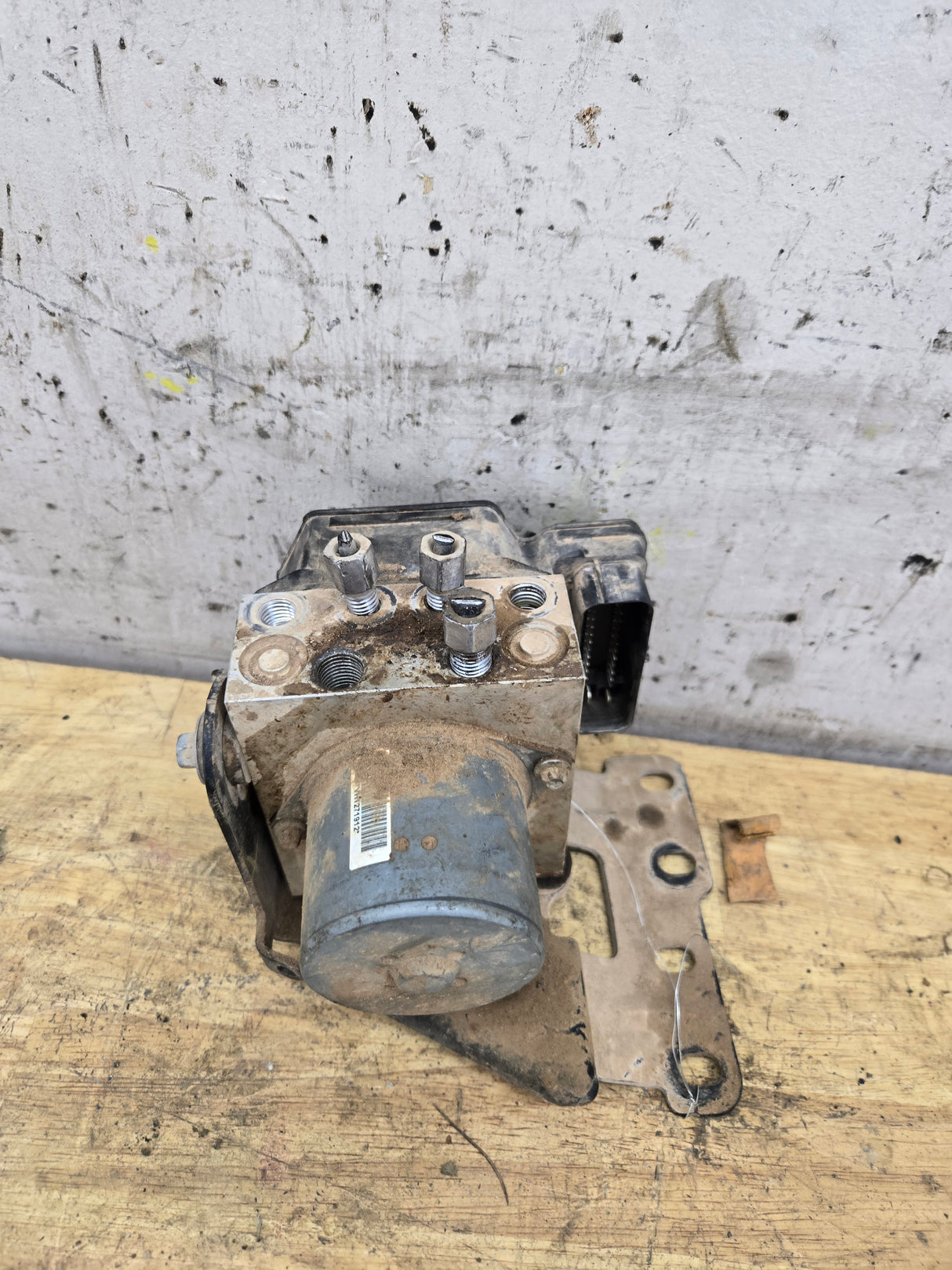 2011-2012 Ford Super Duty F250 F350 ABS Brake Module & Pump BC34-2C405-CJ