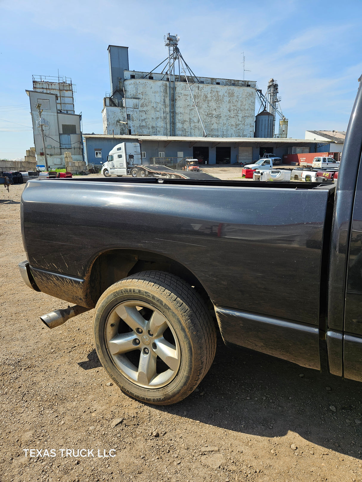 2008 Dodge Ram 1500 Crew Cab 4 door 6.4' Short Bed - FULL PART OUT Rust Free