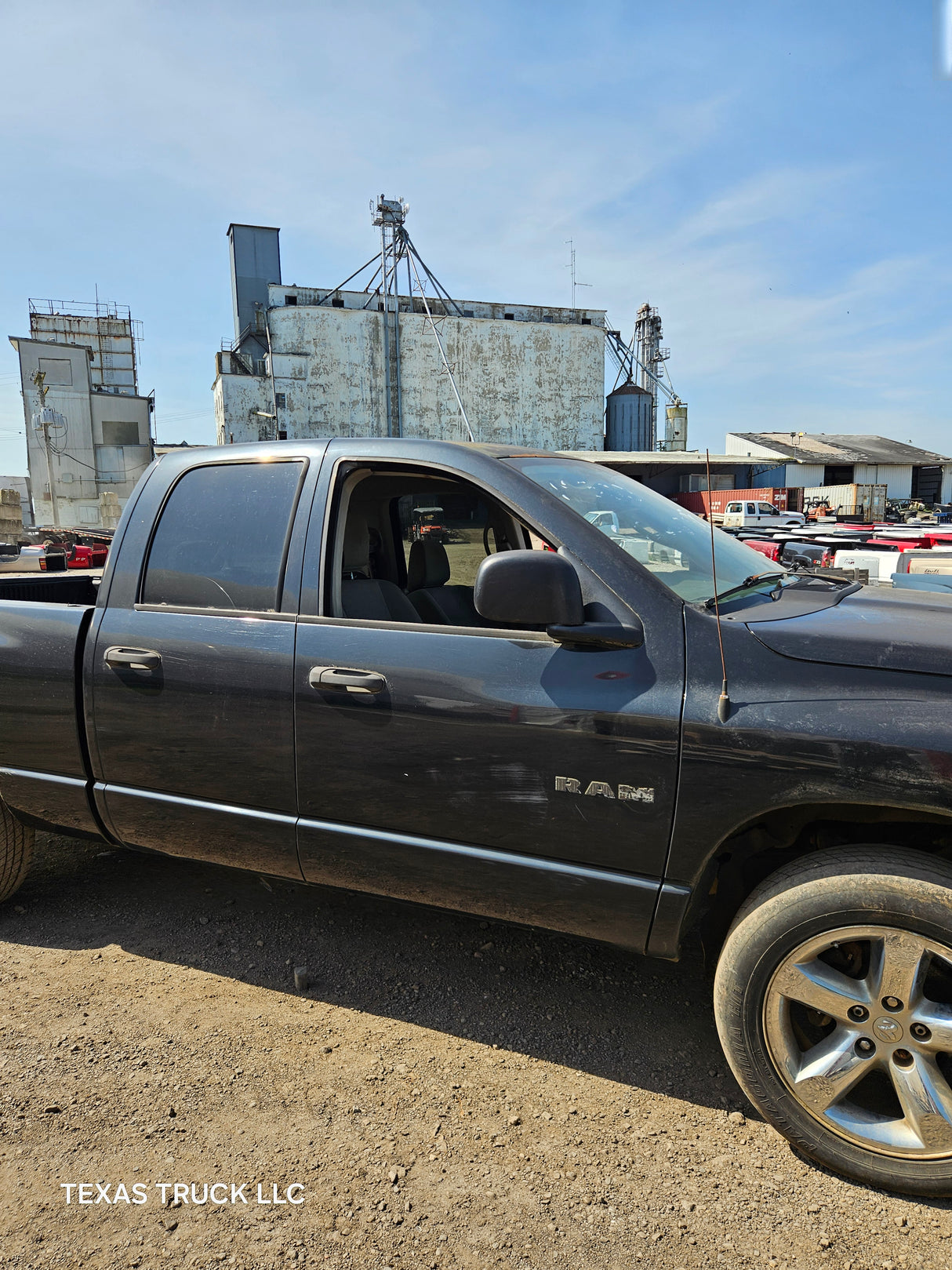 2008 Dodge Ram 1500 Crew Cab 4 door 6.4' Short Bed - FULL PART OUT Rust Free