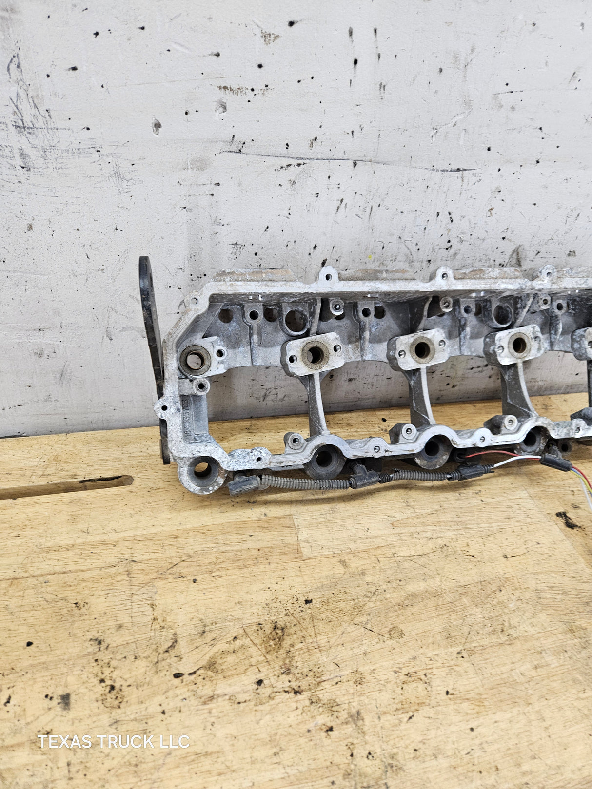 2004.5-2007 Genuine Ford Power Stroke 6.0L Diesel Rocker Box Arm Housing OEM 1843351C3