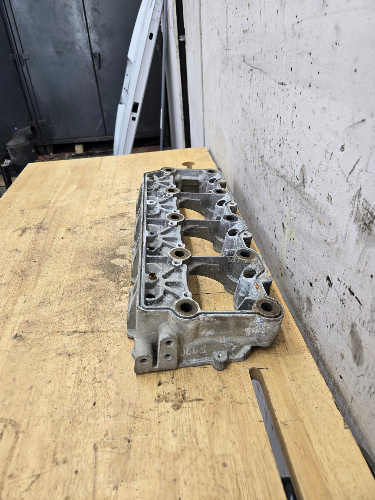 2004.5-2007 Genuine Ford Power Stroke 6.0L Diesel Rocker Box Arm Housing OEM 1843351C3