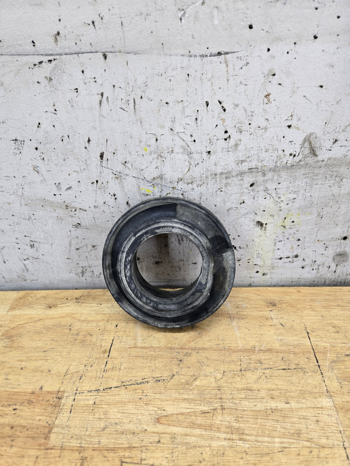 2005-2020 Ford F250 F350 Super Duty Front Coil Spring Isolator J685A