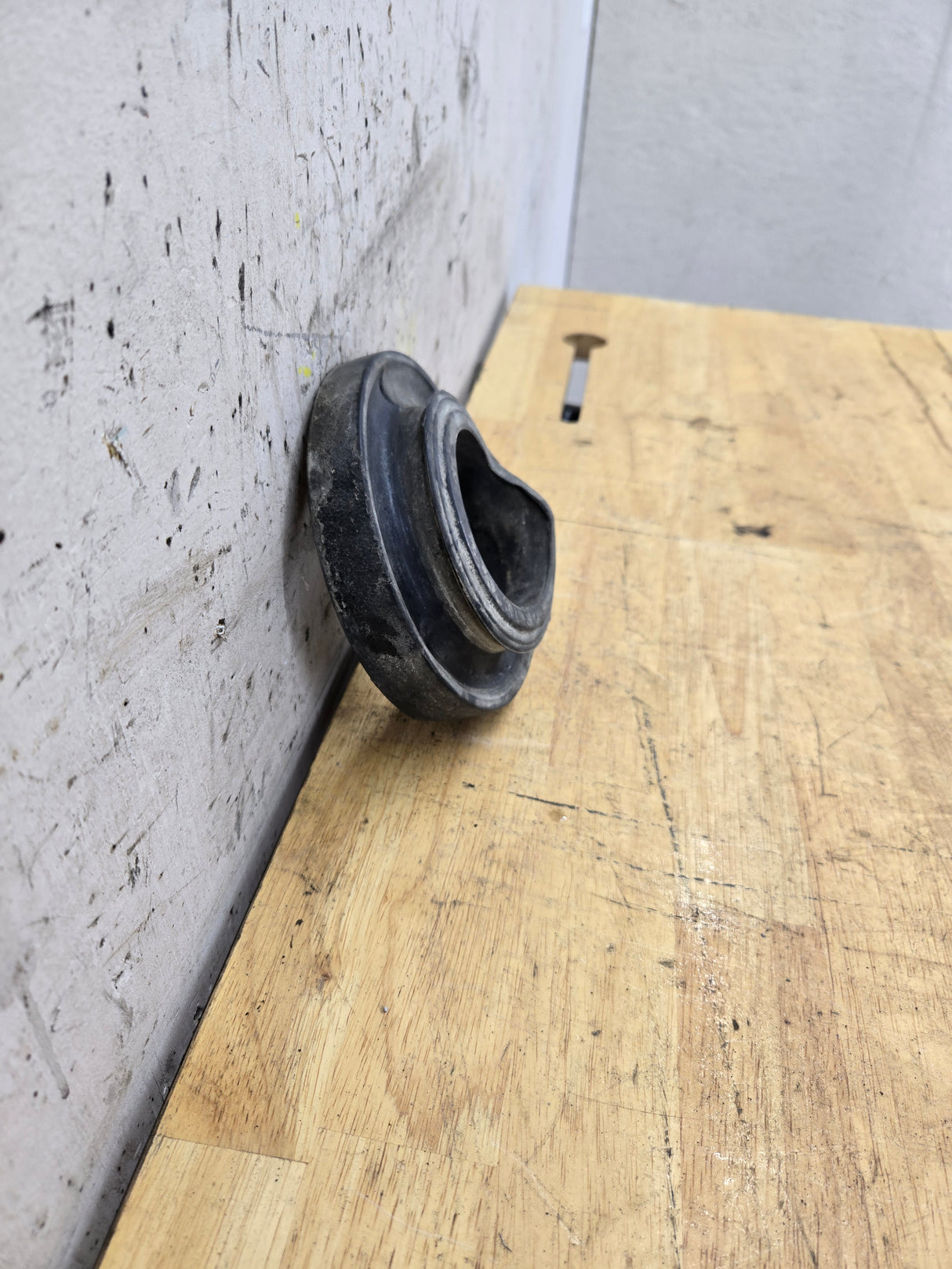 2005-2020 Ford F250 F350 Super Duty Front Coil Spring Isolator J685A