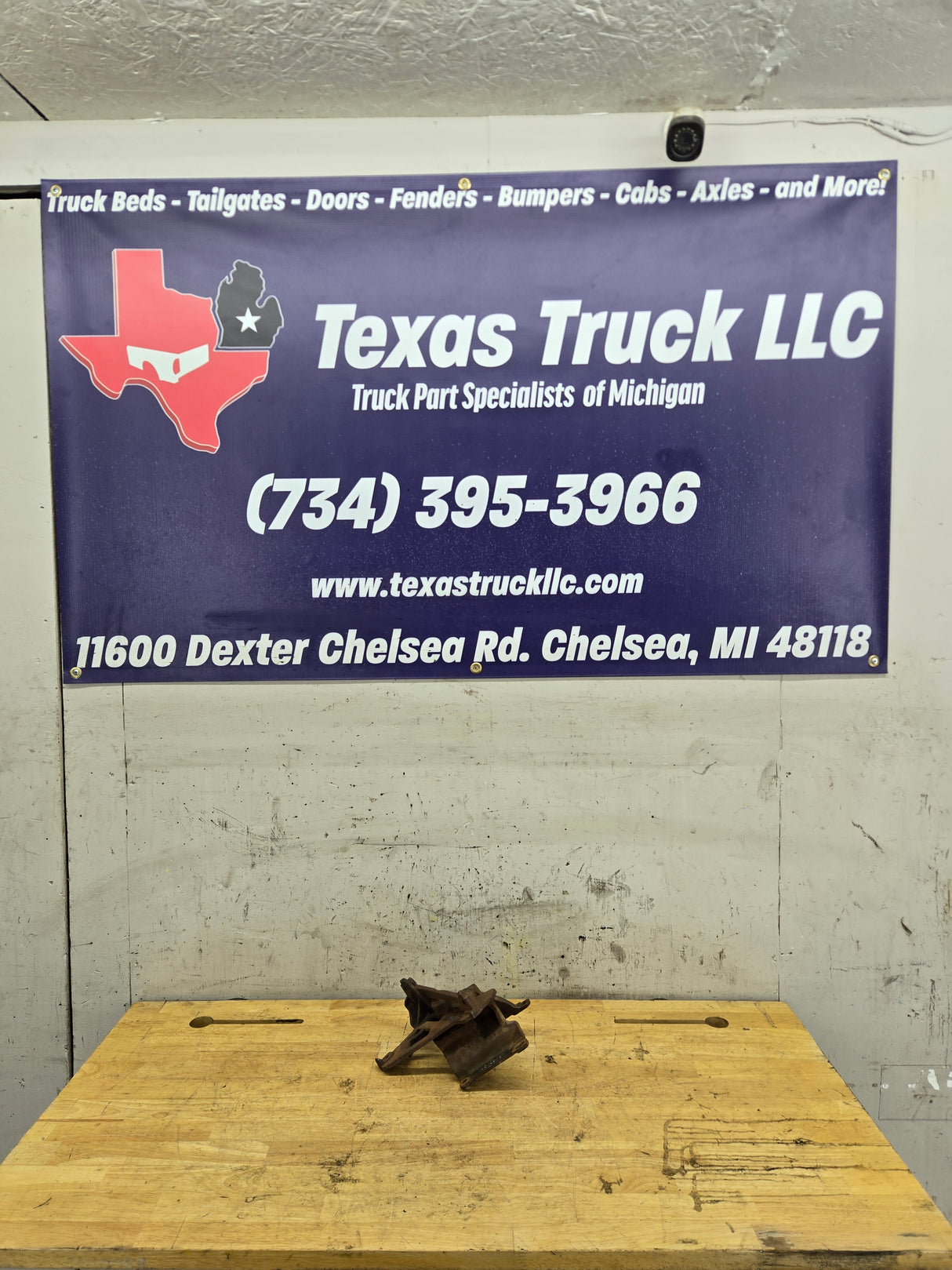 2004.5-2007 Genuine OEM Ford Power Stroke 6.0L Diesel Turbo Turbocharger Mount Pedestal 1854824C1