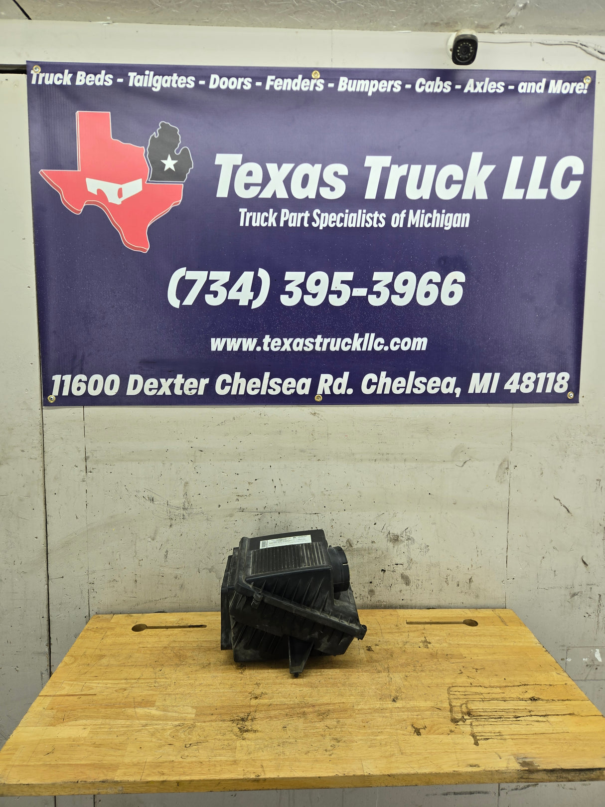 2008 Chevrolet Silverado / GMC Sierra 1500 4.8L Engine Air Intake Box Cleaner
